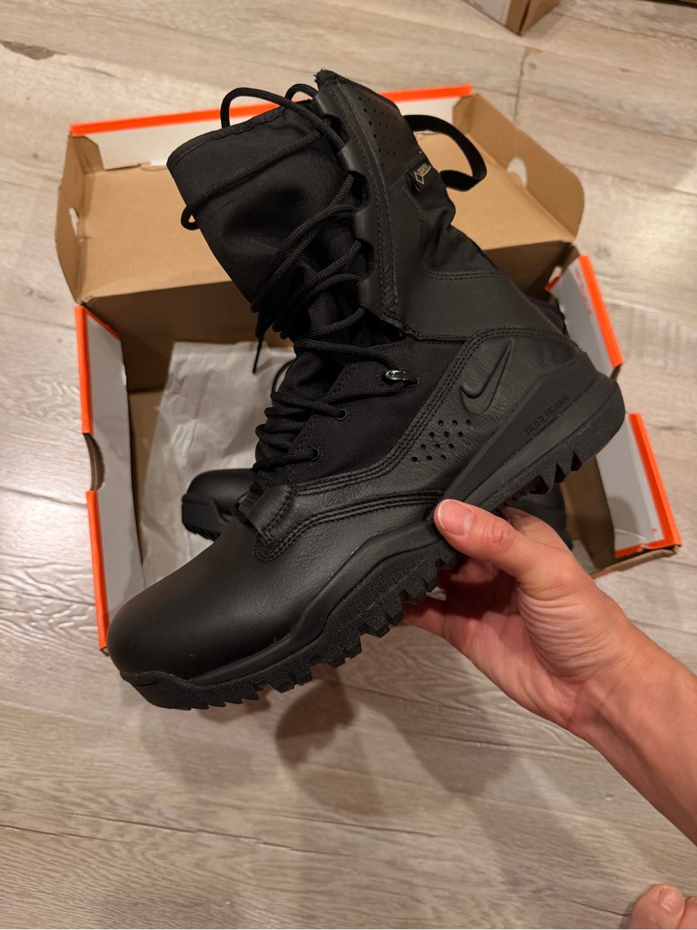 nike sbf field boot gortex size 10.5